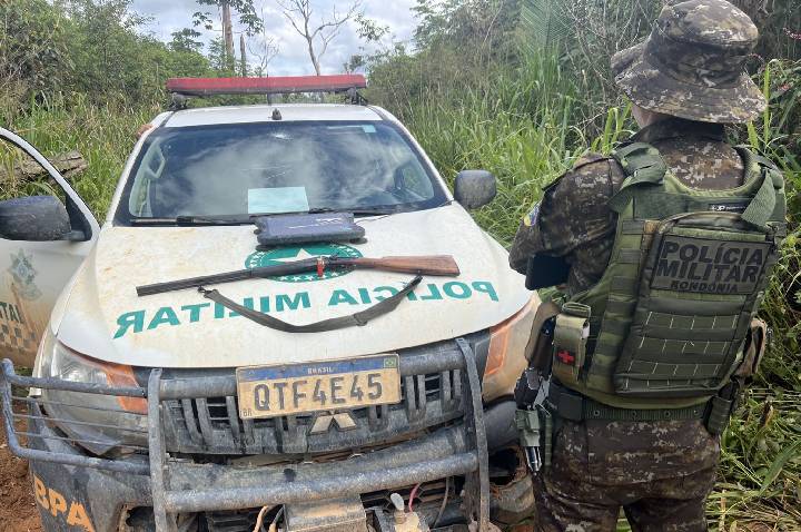 Ação conjunta apreende arma de fogo e motocicleta em unidade de conservação em Machadinho d’Oeste