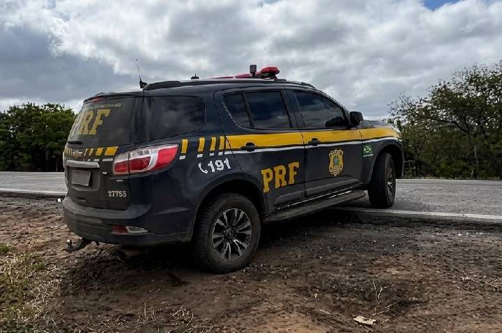 Acidente provoca interdição parcial da BR-364 e causa retenção no tráfego em Ariquemes