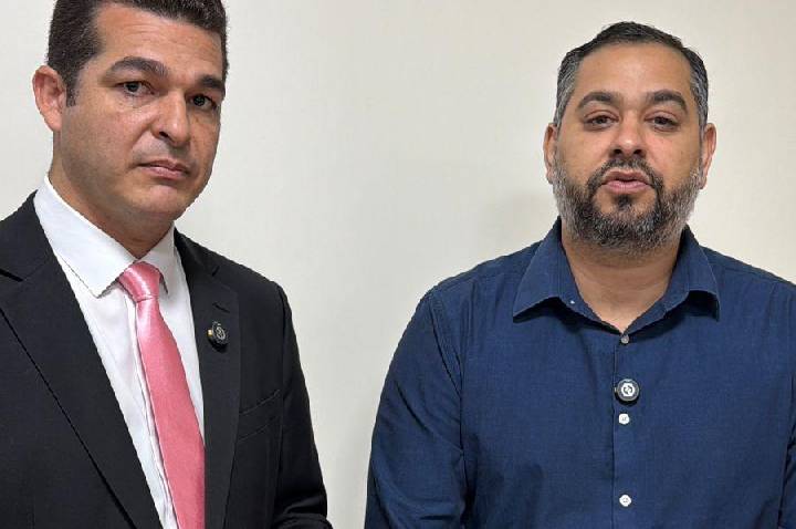 Adalto cobra solução urgente para transporte escolar de União Bandeirantes em reunião com secretário de Educação