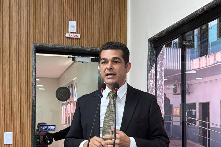 Adalto de Bandeirantes denuncia caos no transporte escolar e dispara contra empresa responsável pelo abastecimento da frota
