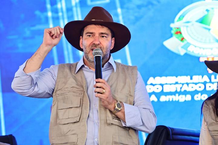 Alex Redano celebra aprovação de projeto que cria programa de regularização ambiental para a região do Umirizal