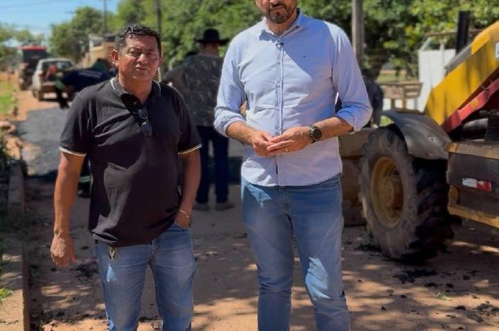 Atendendo Márcio Pacele, Prefeitura inicia operação tapa-buracos no Rosalina de Carvalho