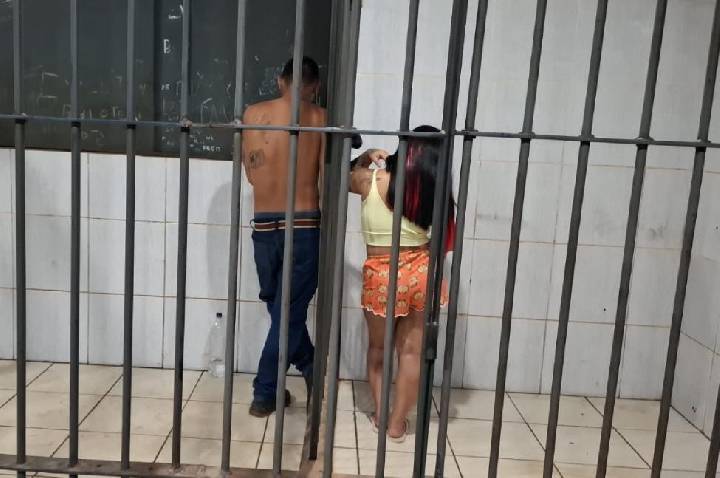 Casal é preso com motocicleta roubada e adulterada durante operação da PM