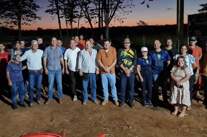 Cláudia de Jesus participa da entrega de R$ 328 mil em implementos agrícolas para a ASPRON em Jaru