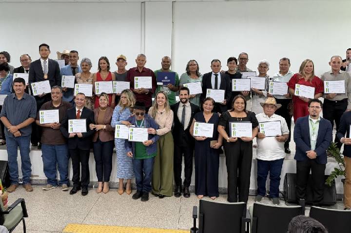 Cláudia de Jesus realiza Sessão Solene em Guajará-Mirim para homenagear personalidades de Rondônia
