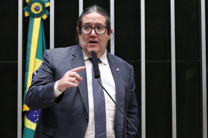 Comissão aprova prioridade para diagnóstico precoce e ensino específico para alunos com autismo