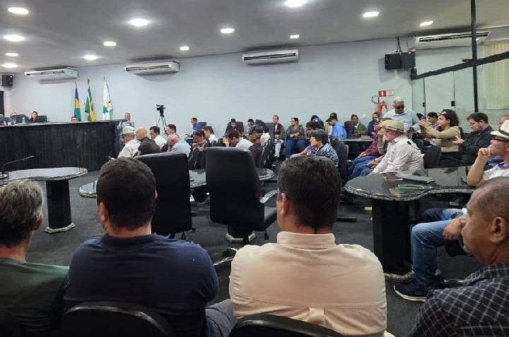 CPI do Leite realiza reunião em Ji-Paraná para ouvir produtores e investigar crise na cadeia produtiva
