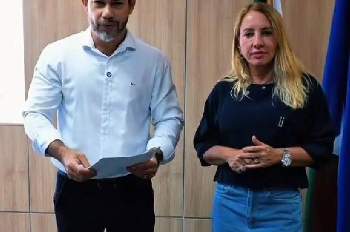 Deputada Ieda Chaves recebe pedido de emenda parlamentar para aquisição de micro-ônibus da Polícia Penal de Rondônia