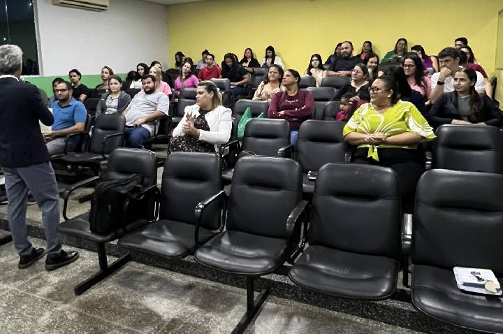 Deputado Jean Oliveira leva curso de oratória para Alta Floresta d’Oeste por meio da Escola do Legislativo