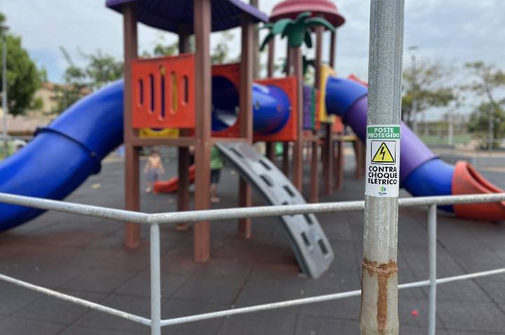 Dispositivo inteligente ajuda a proteger usuários contra choques elétricos em praças de Porto Velho