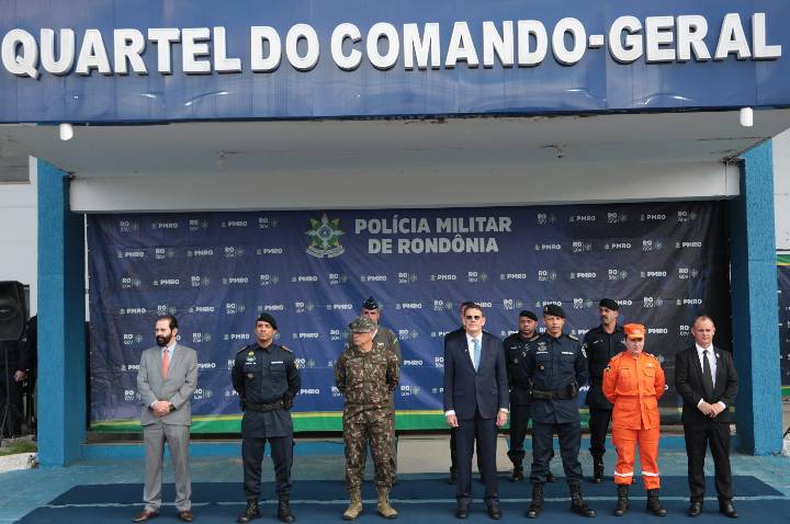 Governo de RO promove militares em solenidade alusiva a Tiradentes