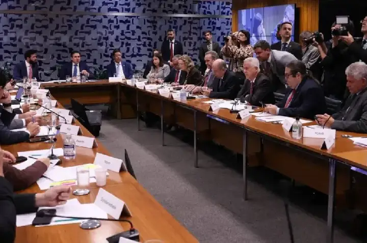 Governo retira urgência de PL que altera escala 6×1