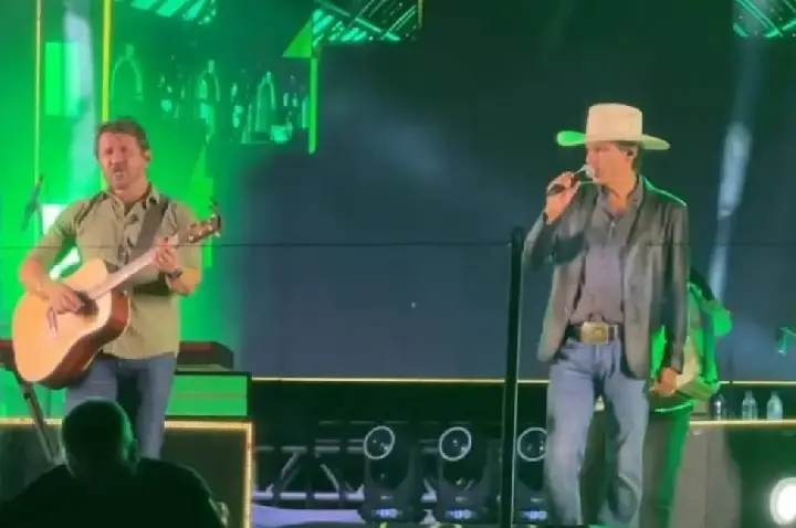 Jads & Jadson realizam show nacional em Cujubim durante a 14ª Expobim