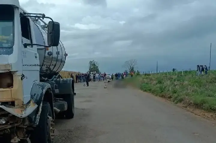 Jovem de 16 anos morre em colisão entre moto e caminhão na RO-133 em Vale do Anari
