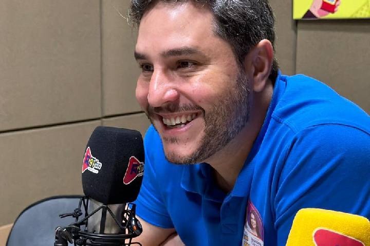 Maurício Carvalho destaca investimentos no campo e na educação durante entrevista em Ouro Preto