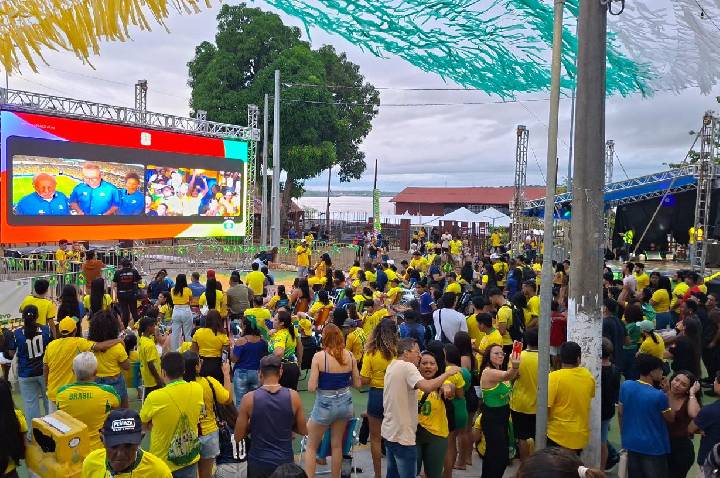 Música, dança e diversão transformam Rua do Hexa em grande encontro