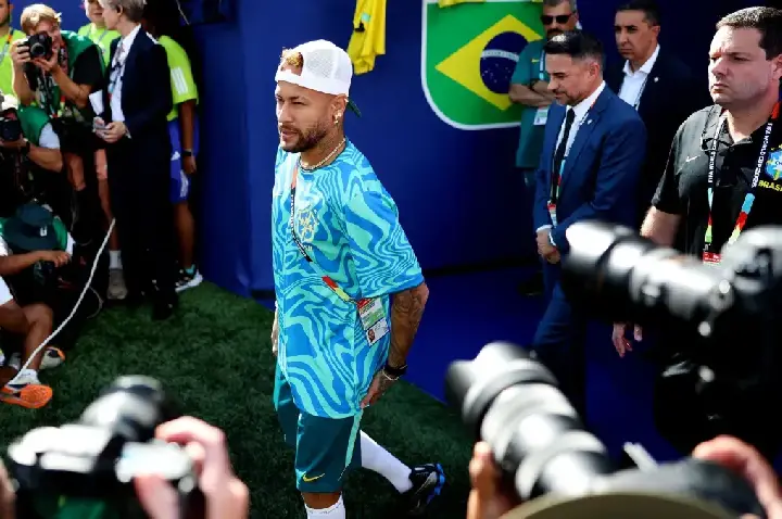 Neymar deve seguir fora contra o Haiti; Seleção mantém plano de recuperação