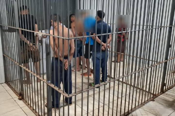 Operação da PM desarticula pontos de tráfico e leva sete pessoas à Central de Flagrantes