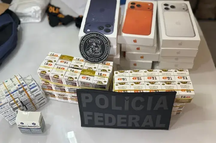 PF apreende remédios para emagrecer e celulares contrabandeados.