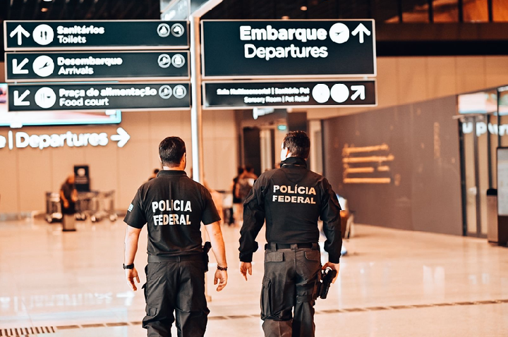 PF conduz passageiro por falsa comunicação no Aeroporto de Teresina