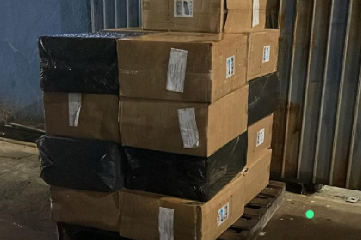 PF e PM/PR apreendem 10 mil maços de cigarros contrabandeados