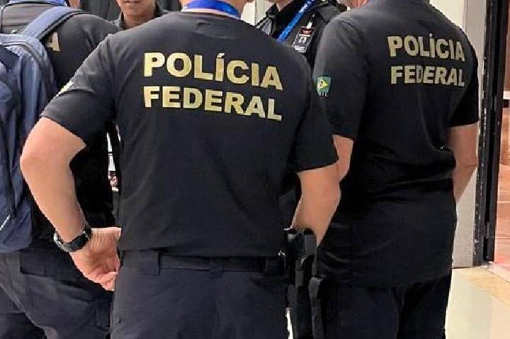 PF prende brasileiro procurado extraditado de Portugal