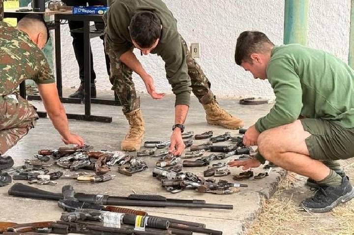 PF promove destruição de armas arrecadadas, cassadas e apreendidas em ações de combate ao crime
