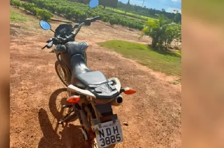 PMRO recupera motocicleta roubada e prende dois homens em São Miguel do Guaporé