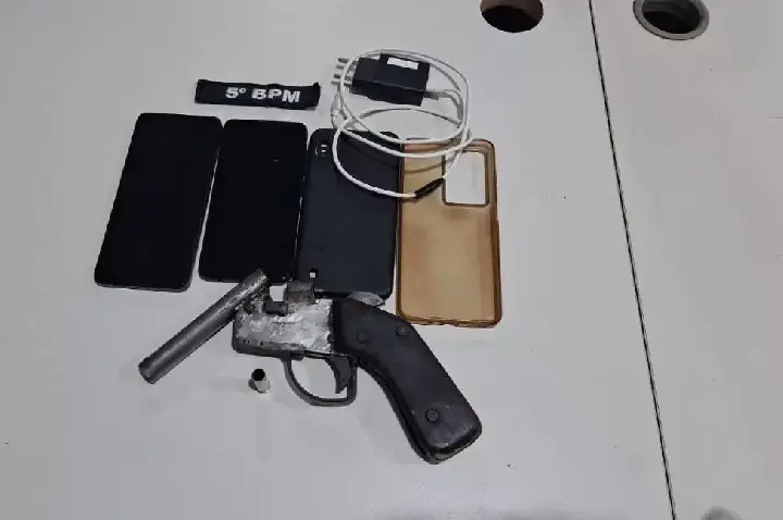 Polícia apreende adolescentes após roubo na zona leste