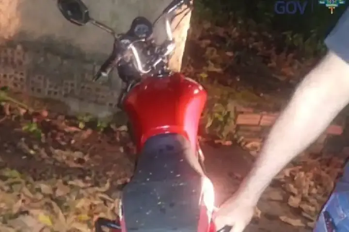 Polícia recupera moto furtada e prende mulher em Porto Velho