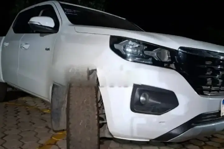 PRF recupera caminhonete roubada que cruzou o país e seria levada à fronteira