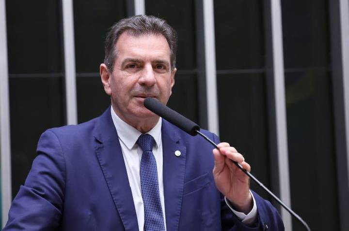 Projeto fixa em R$ 2,50 o preço mínimo do litro de leite pago ao produtor
