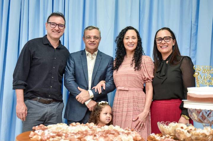 Rosangela Donadon participa de culto em ação de graças pelos cinco anos de pastorado de Maxuel Kaiser em Rolim de Moura