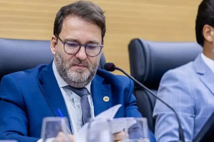 Sinalização na RO-459 e tapa-buracos recebem pedido de melhorias urgentes do deputado Alex Redano