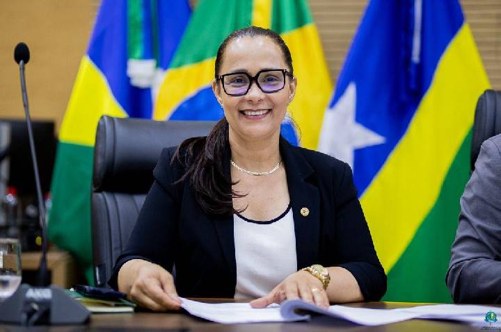 Tá na conta: recurso destinado pela deputada Rosangela Donadon garante reforma da Escola Clair da Silva Weyh em Colorado do Oeste