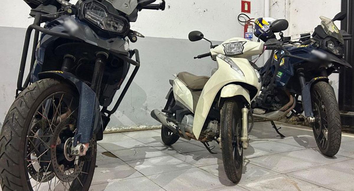 A Polícia Rodoviária Federal (PRF) recuperou um veículo que havia sido roubado em Porto Velho, RO