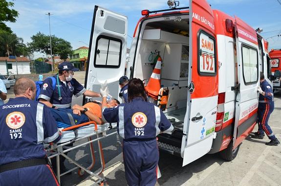 Homem é baleado enquanto usava drogas na rua