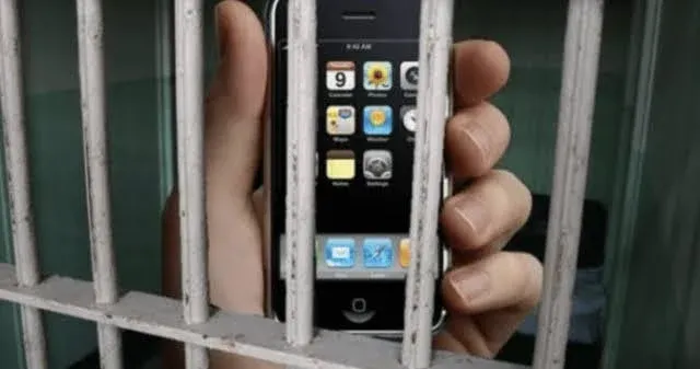 Policial penal suspeito de alugar celulares em presídio é afastado do cargo em RO