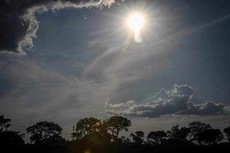 Verão 2025 Chega com Dias Mais Longos e Chuvas Intensas