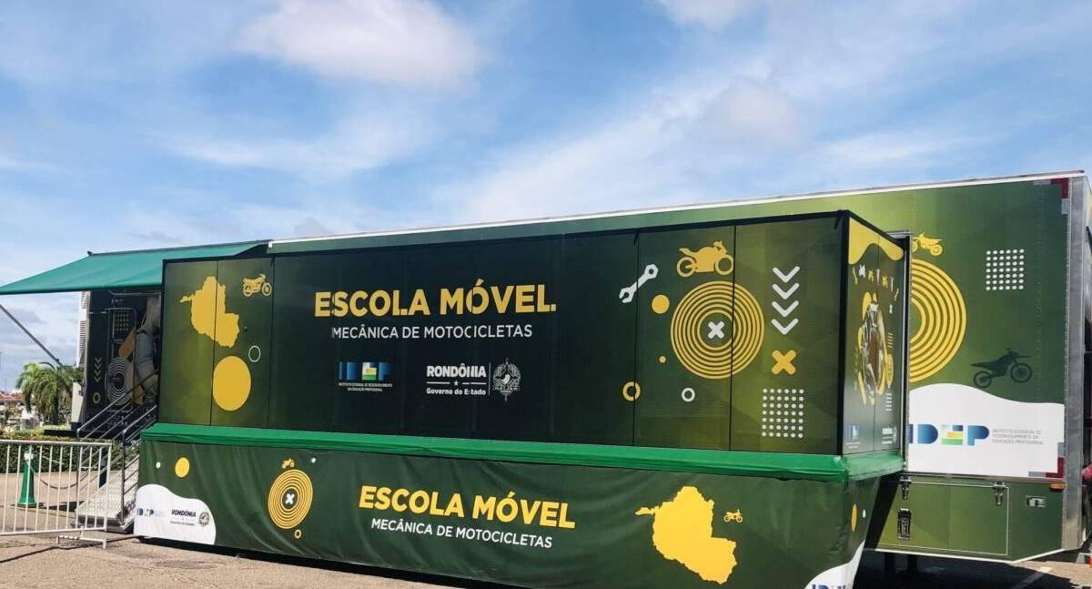 Escola Móvel de Mecânica de Motocicletas Oferece Cursos para Jovens em Porto Velho