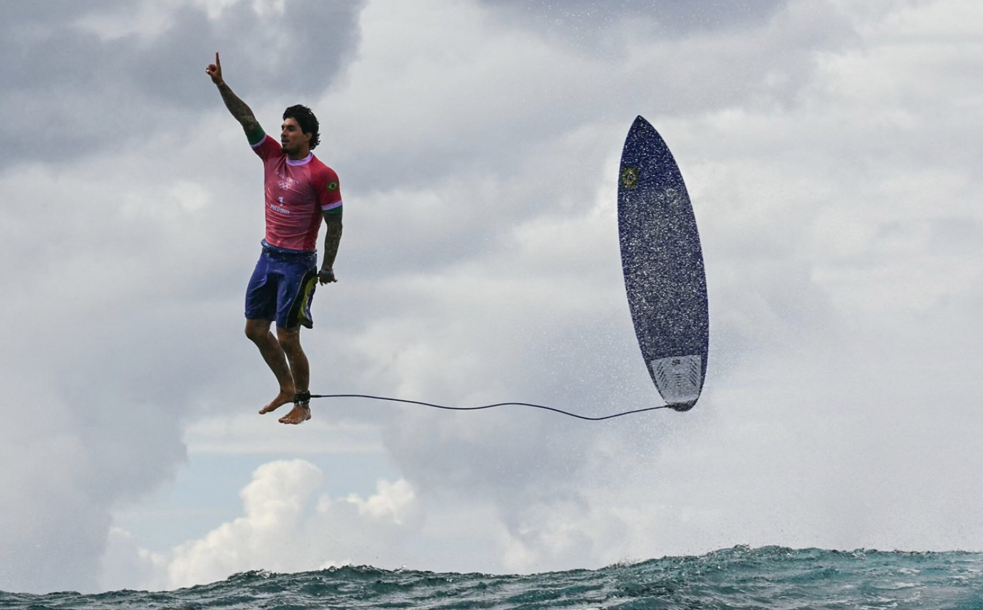 Gabriel Medina sofre lesão no ombro e fica fora da temporada 2025 da WSL