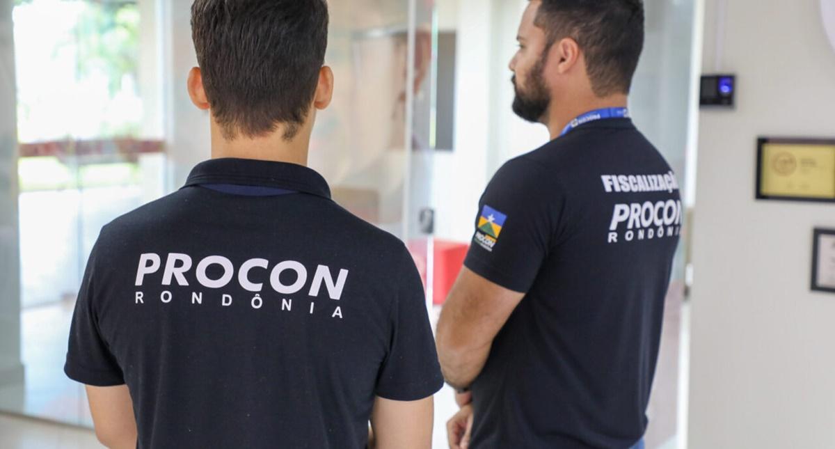 Procon Fiscaliza Escolas para Assegurar Cumprimento da Lei do Material Escolar Antes do Início das Aulas