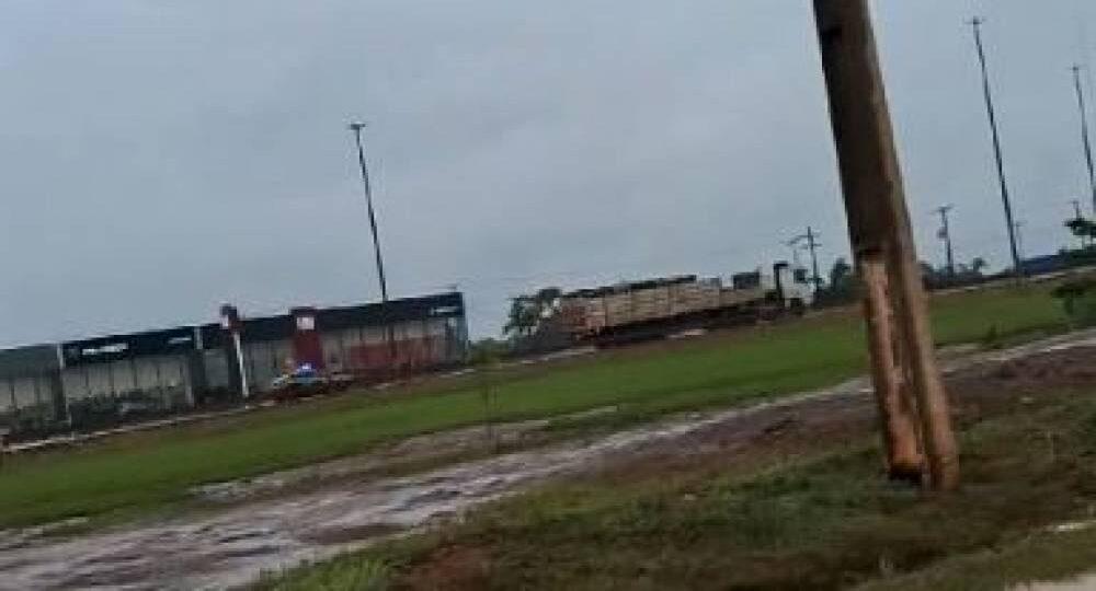 Agentes da PRF abordam caminhão e apreendem mais de 100 kg de cocaína