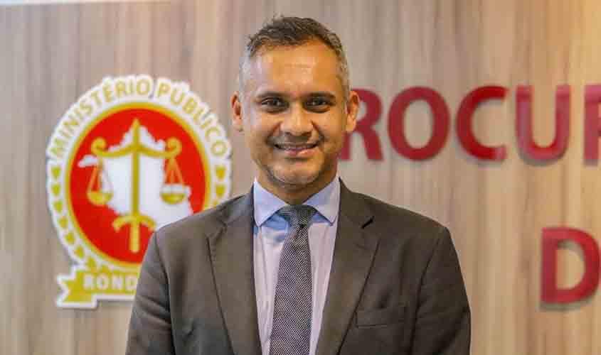 Alexandre Jésus de Queiroz Santiago toma posse como Procurador-Geral de Justiça de Rondônia