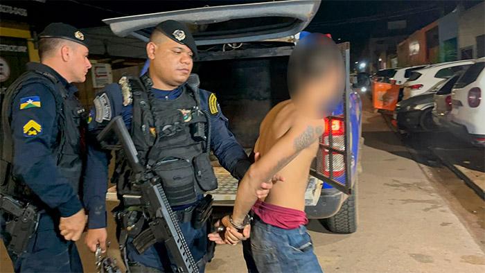 Assaltante é preso após roubo e agressão à vítima com tapa na zona leste