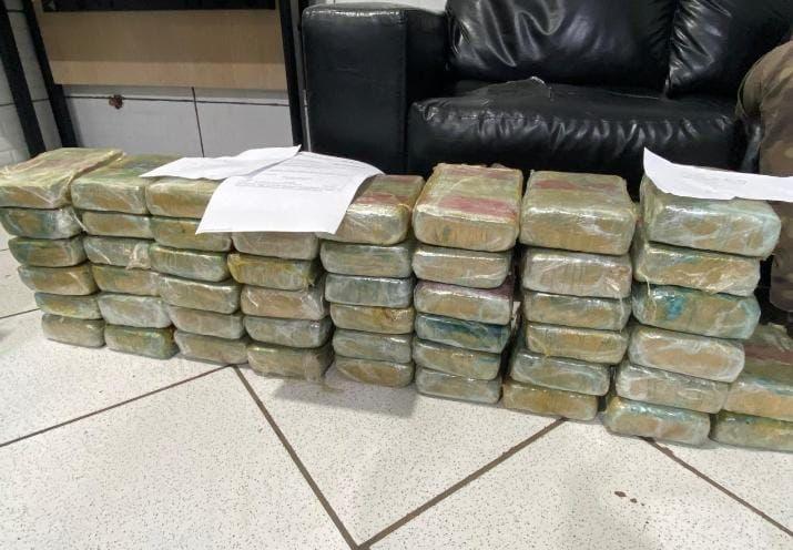Motorista é preso transportando mais de 5o kg de maconha em Porto Velho
