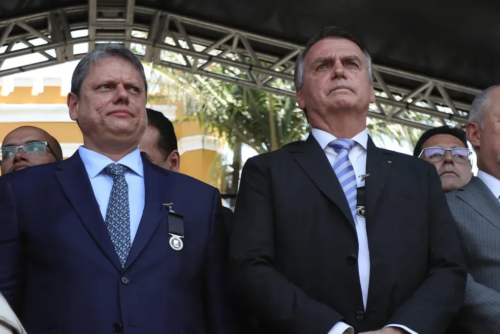 Tática de Bolsonaro de esticar a corda pode tirar Tarcísio de 2026