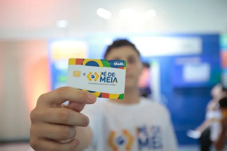 TCU decide liberar pagamentos do programa Pé-de-Meia