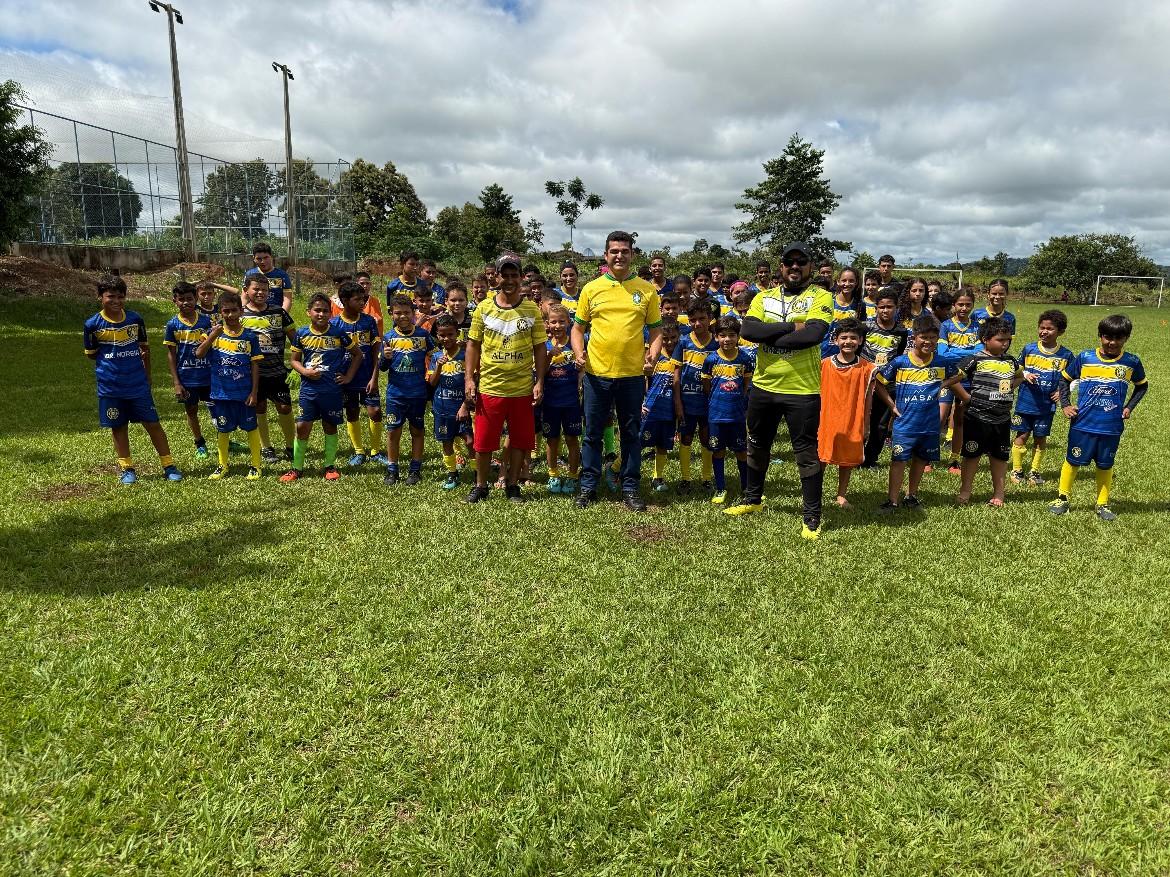 Vereador Adalto de Bandeirantes visita projeto Primeiro Toque e promete apoio para melhorias