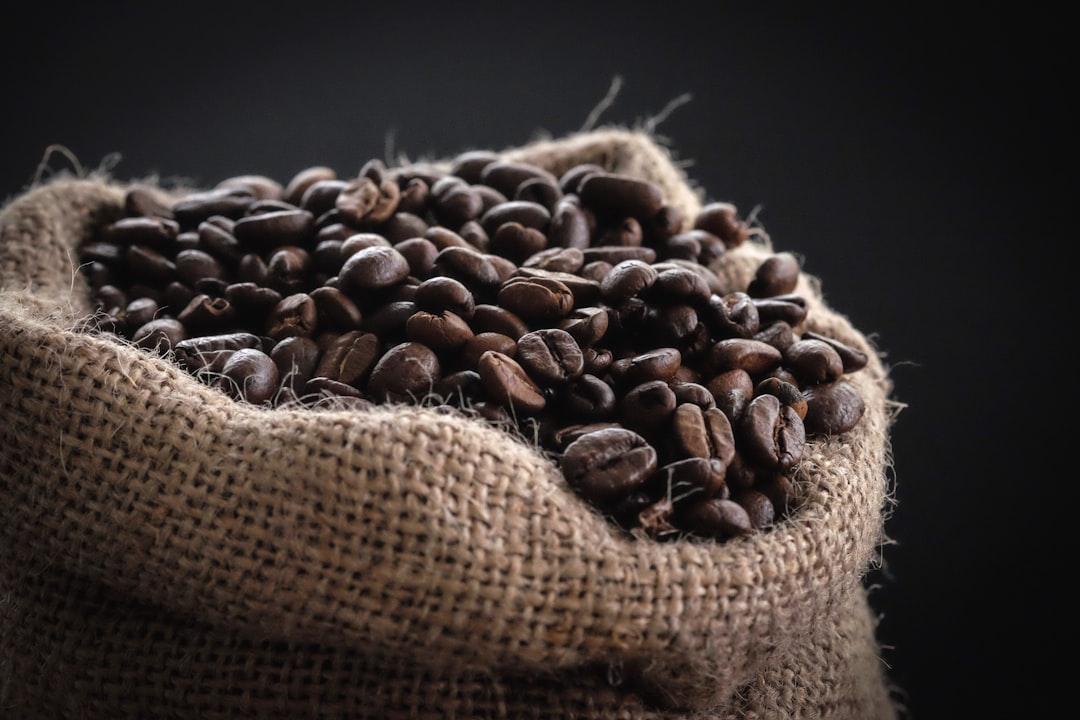 Alerta nacional: 'Café Fake' se prolifera no Brasil em meio à disparada dos preços do grão